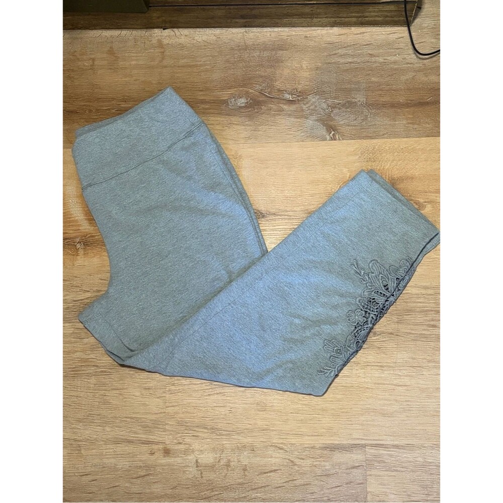 Y2K Cato Crochet Lace Heather Gray Cotton Capri Leggings